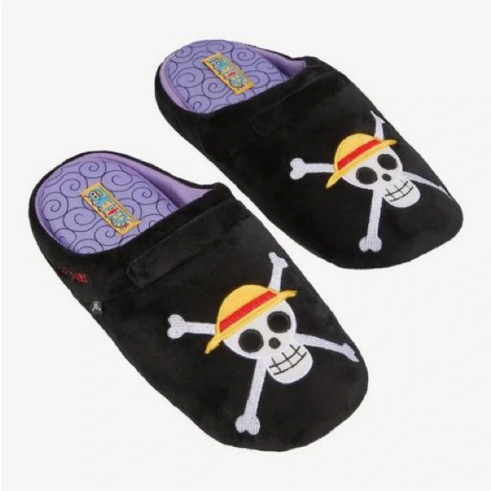 One Piece Straw Hat Crew Jolly Roger Men's Slippers — BoxLunch Exclusive
